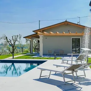 Boni , Costermano sul Garda Italien